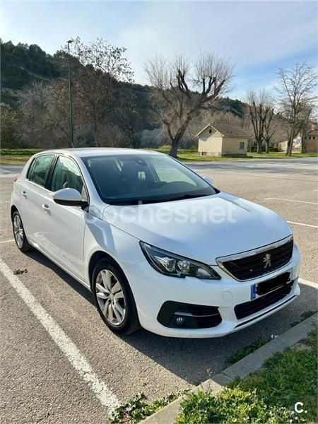 Blanco Usado 2017 Peugeot 308 Active Berlina | 9990 € (Precio justo) - Imagen 1/4