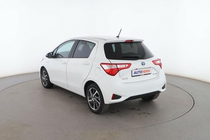 Usado Toyota Yaris Hybrid 101 CV (74 kW) 2019