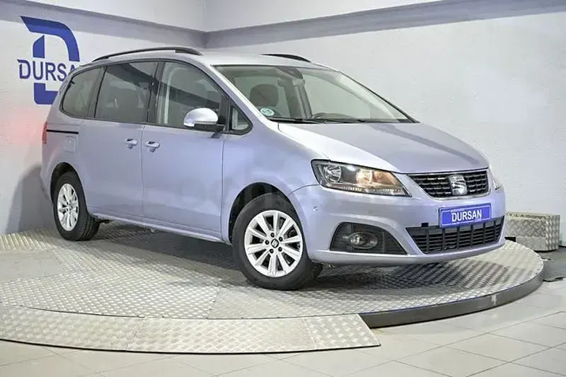 Usado Seat Alhambra Style 150 CV (110 kW) 2022 Gris / plata Monovolumen