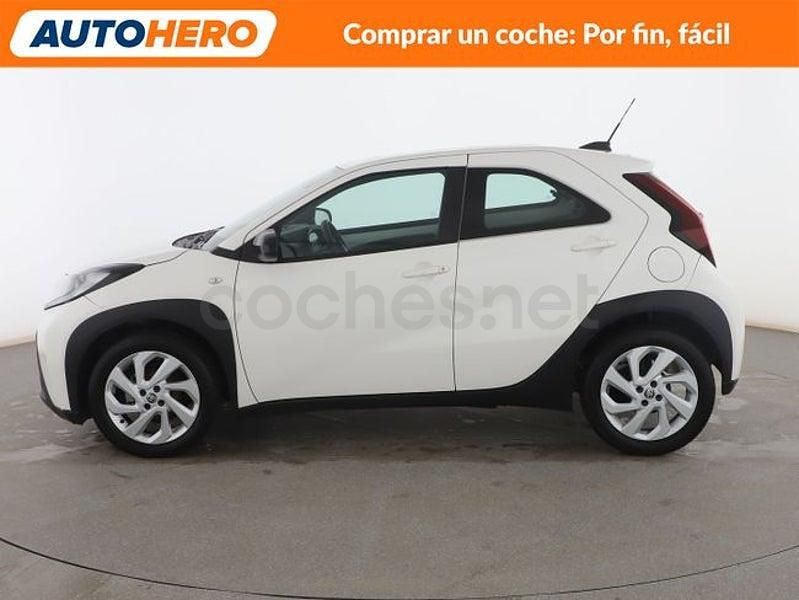 Usado Toyota Aygo X Play 72 CV (52 kW) 2022 Blanco SUV