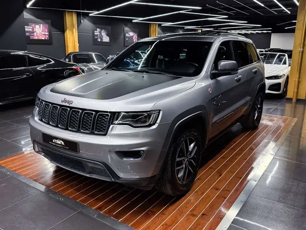 Usado Jeep Grand Cherokee Trailhawk 250 CV (183 kW) 2018 Gris SUV