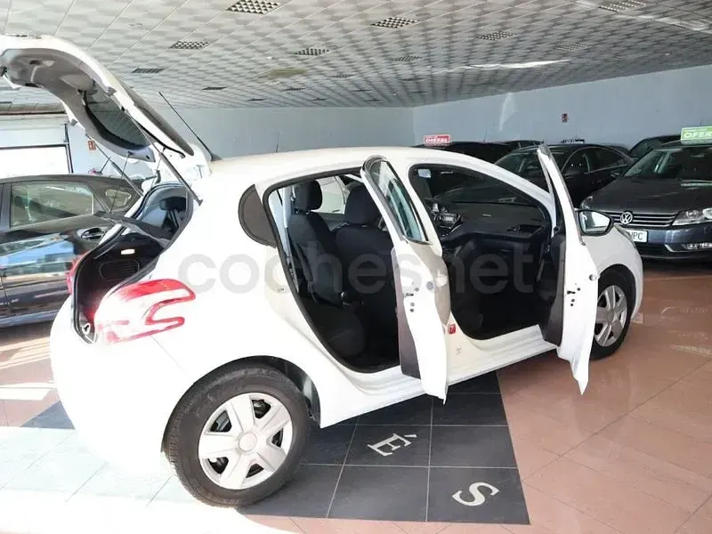 Usado Peugeot 208 Access 75 CV (55 kW) 2016 Blanco Utilitario