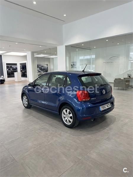 Käytetty VW Polo 75 HP (55 kW) 2012 Sininen Viistoperä