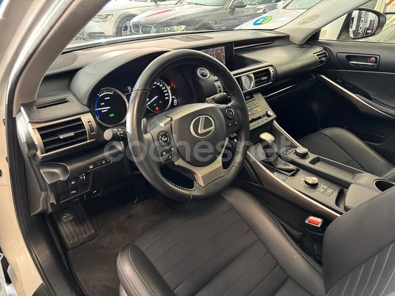 Usado Lexus IS300h Executive Line 223 CV (164 kW) 2015 Blanco Berlina