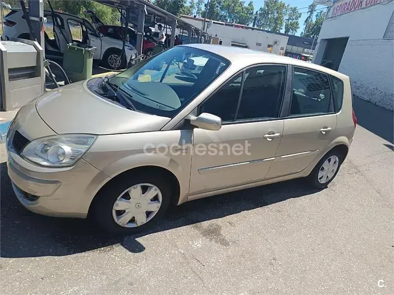 Usado Renault Scenic E-Tech Privilege 110 CV (80 kW) 2007 Beige Monovolumen