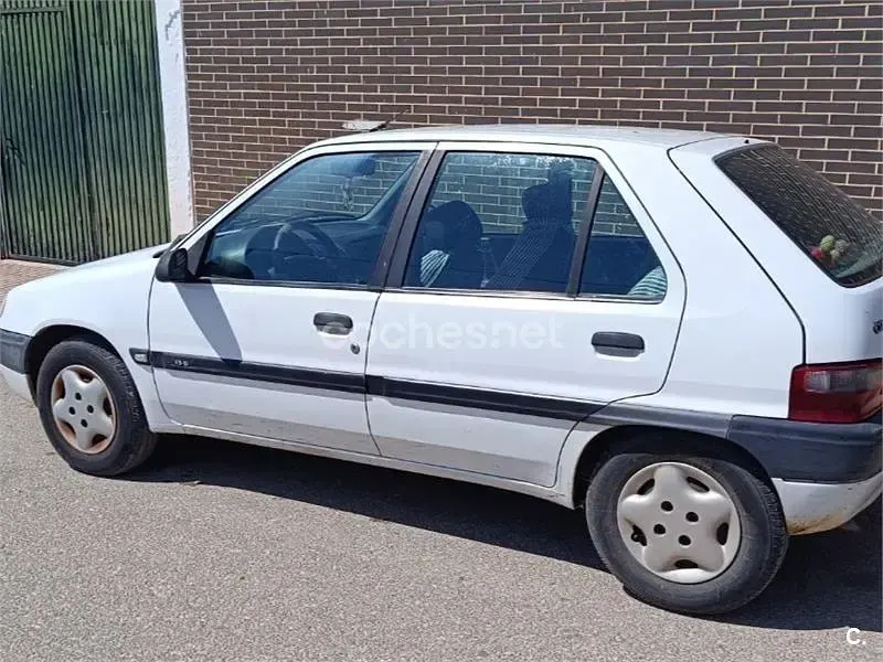 Usado Citroën Saxo 58 CV (42 kW) 1999 Blanco Utilitario