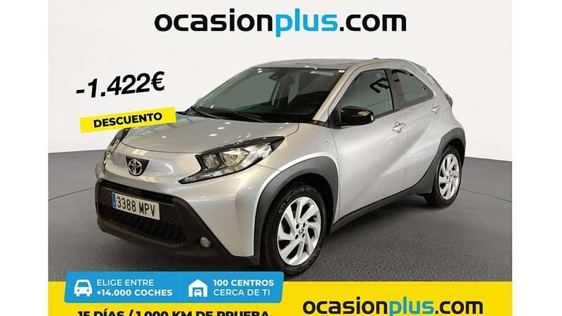 Gris Usado 2024 Toyota Aygo Play Utilitario | 12.712 € (Buen precio) - Imagen 1/4