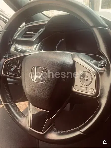 Usado Honda Civic Sport 182 CV (133 kW) 2019 Gris / plata Berlina