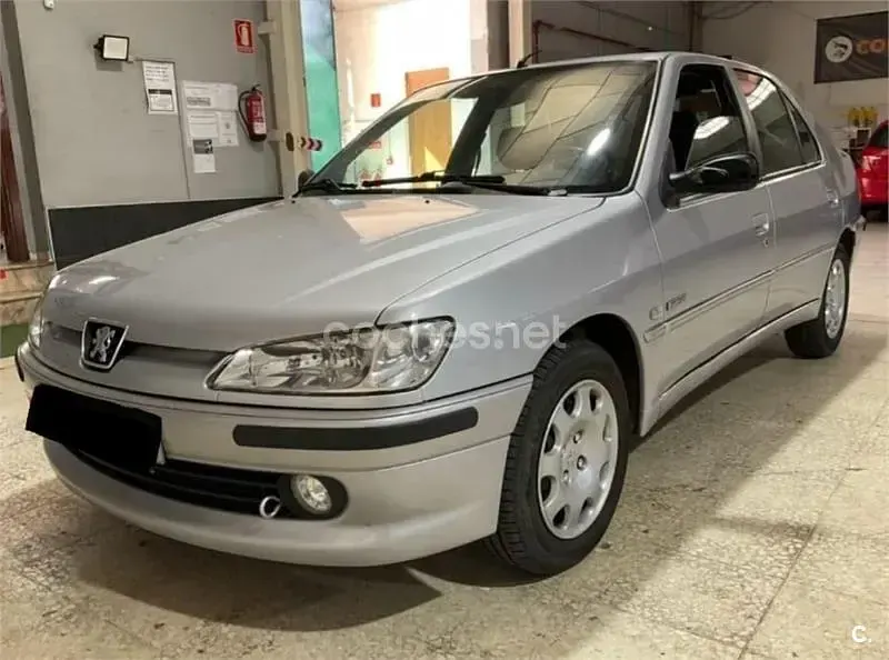 Usado Peugeot 306 71 CV (52 kW) 2001 Gris / plata Berlina