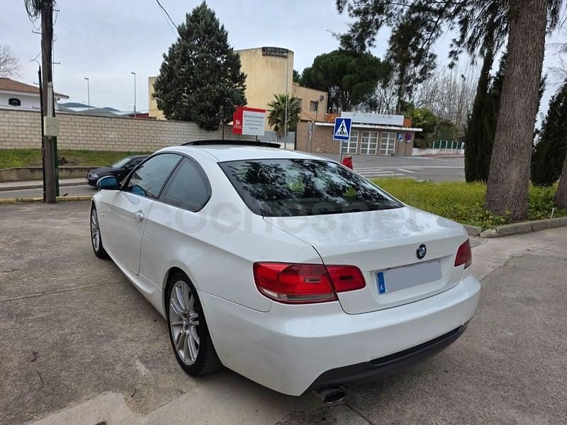 Usado BMW 320 177 CV (130 kW) 2009 Blanco Coupe