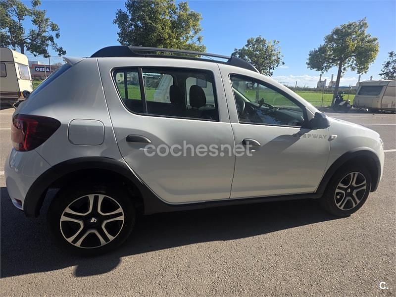 Usado Dacia Sandero Stepway 90 CV (66 kW) 2017 Blanco Berlina