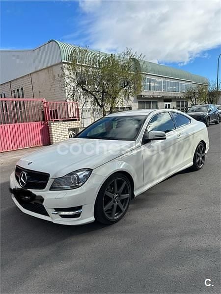 Usado Mercedes C220 170 CV (125 kW) 2012 Blanco Coupe