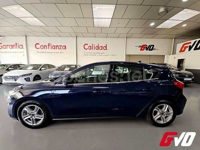Usado Ford Focus Trend 120 CV (88 kW) 2020 Azul Berlina