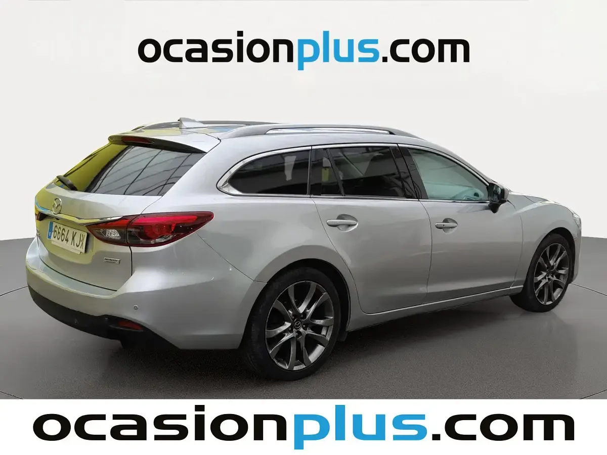 Usado Mazda 6 Luxury 150 CV (110 kW) 2018 Gris plata Familiar