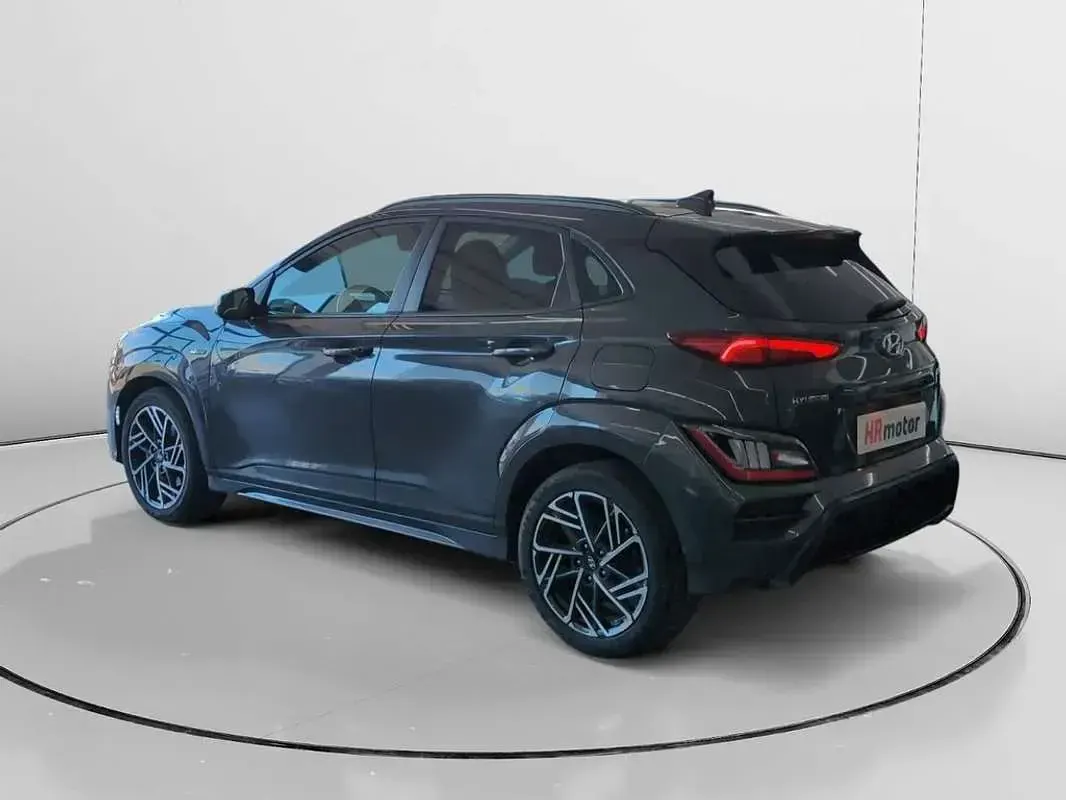 Usado Hyundai Kona 120 CV (88 kW) 2023 Gris SUV