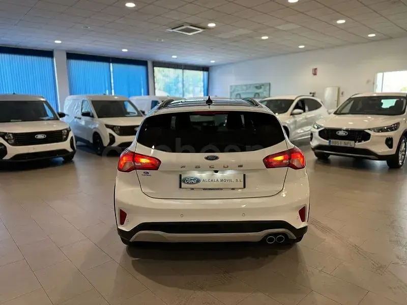 Usado Ford Focus Active 120 CV (88 kW) 2021 Blanco Berlina