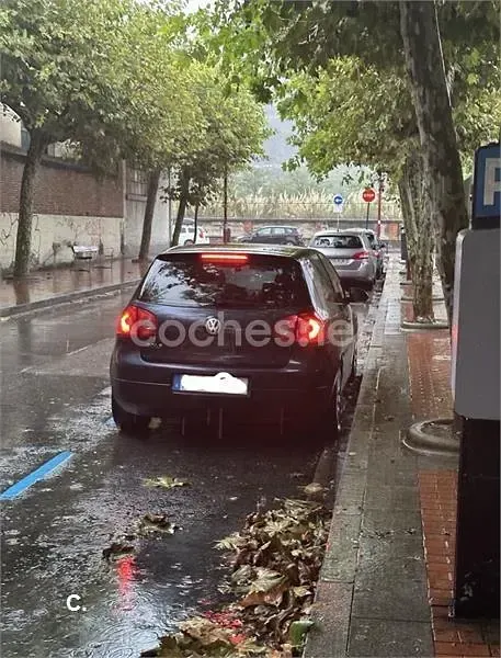 Usado VW Golf IV Highline 105 CV (77 kW) 2006 Gris / plata Berlina