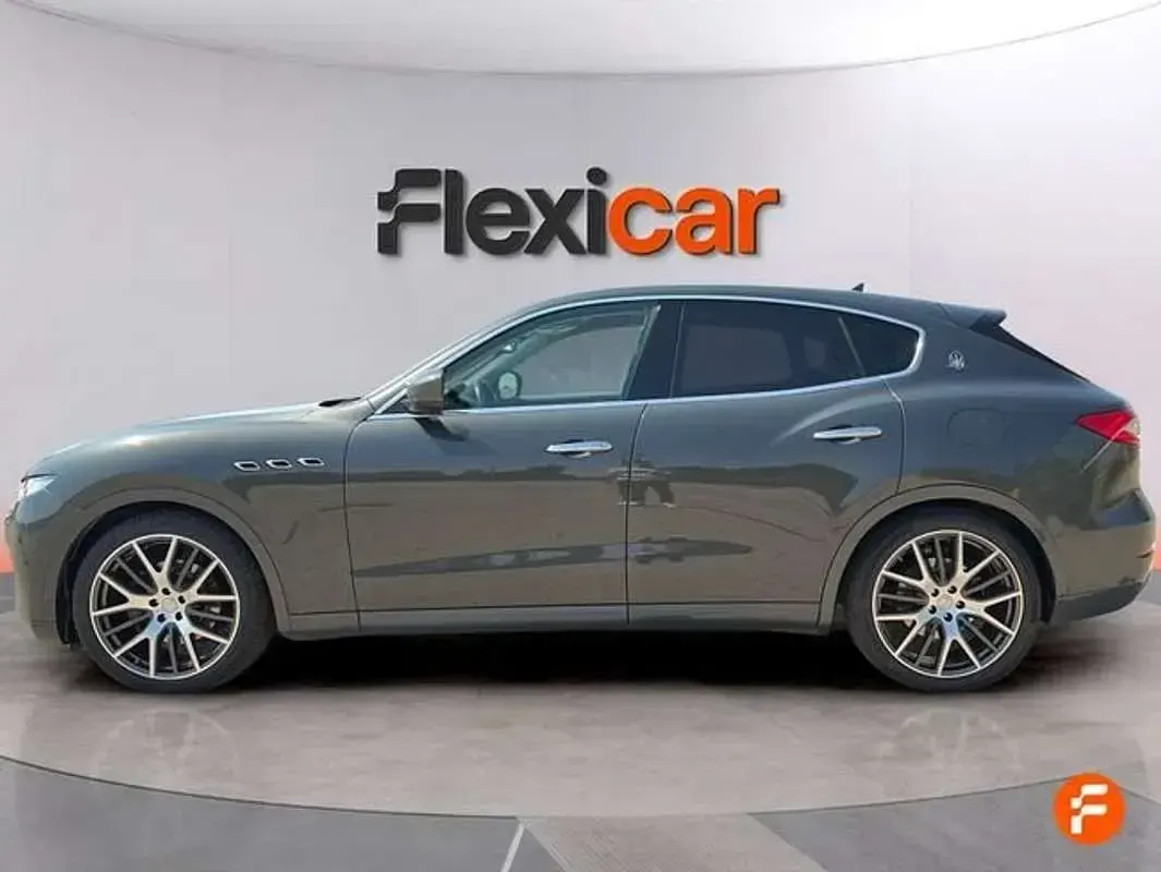 Usado Maserati Levante GranLusso 275 CV (202 kW) 2017 Gris SUV
