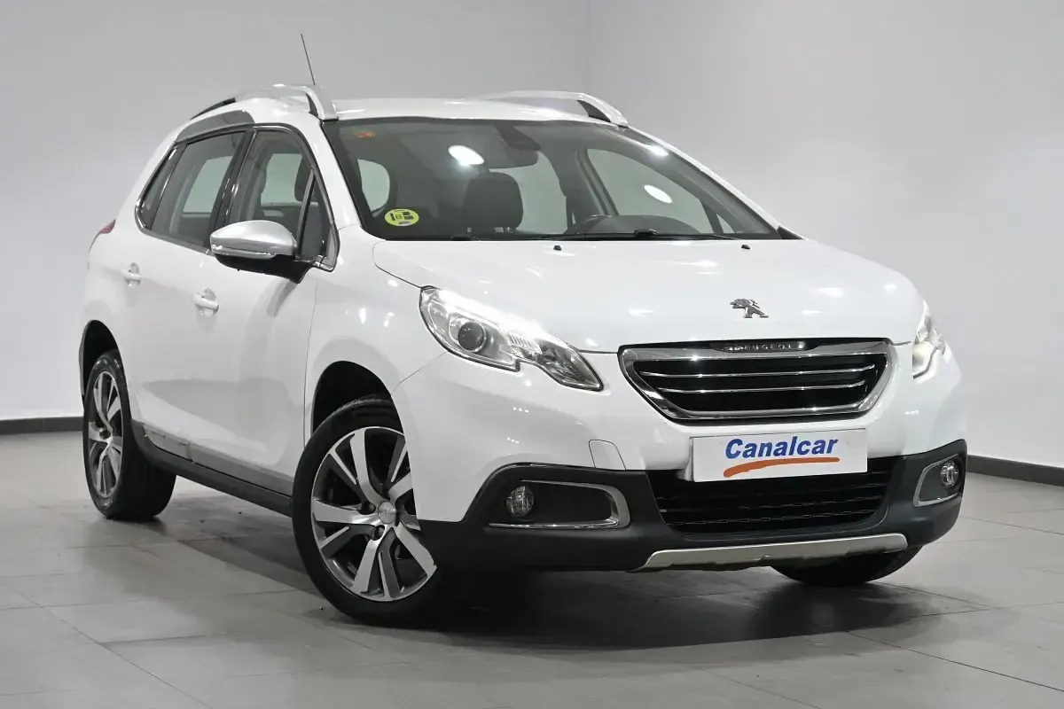 Usado Peugeot 2008 Allure 92 CV (67 kW) 2013 Blanco SUV
