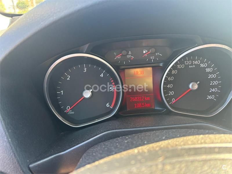 Usado Ford Mondeo Titanium 140 CV (102 kW) 2012 Gris / plata Berlina