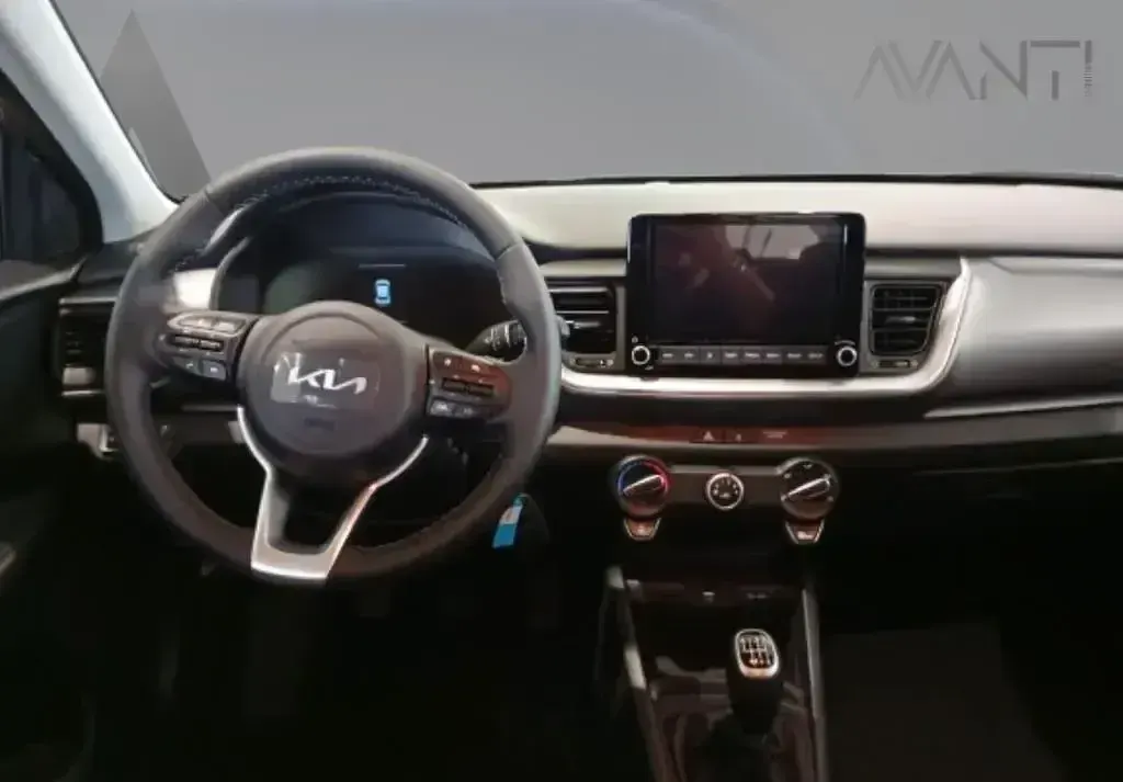 Usado Kia Stonic 100 CV (73 kW) 2024 Gris SUV