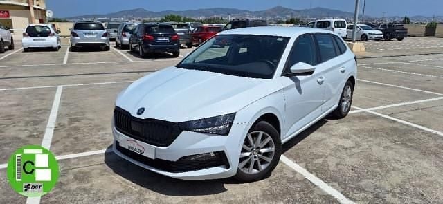 Blanco Usado 2021 Skoda Scala Ambition Utilitario | 17.900 € (Un poco caro) - Imagen 1/4