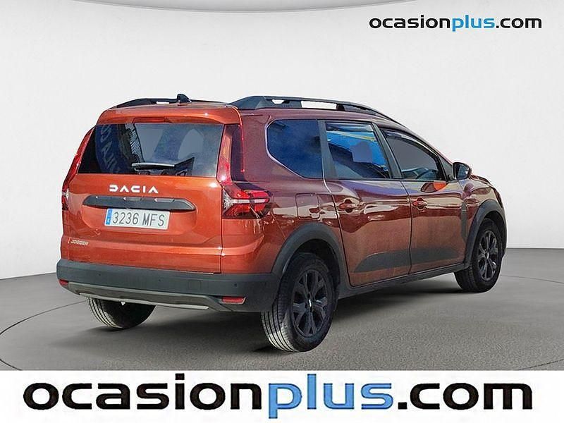 Usado Dacia Jogger Extreme 101 CV (74 kW) 2023 Marrón Monovolumen