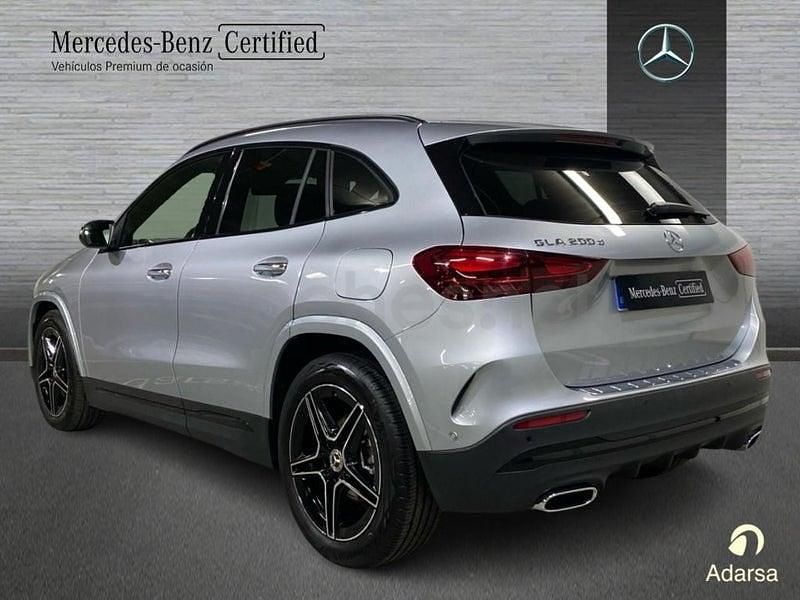 Usado Mercedes GLA200 163 CV (119 kW) 2025 Gris / plata SUV