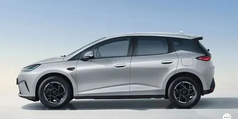 Nuevo BYD Dolphin Boost 155 kW (212 CV) 2026 Blanco Utilitario