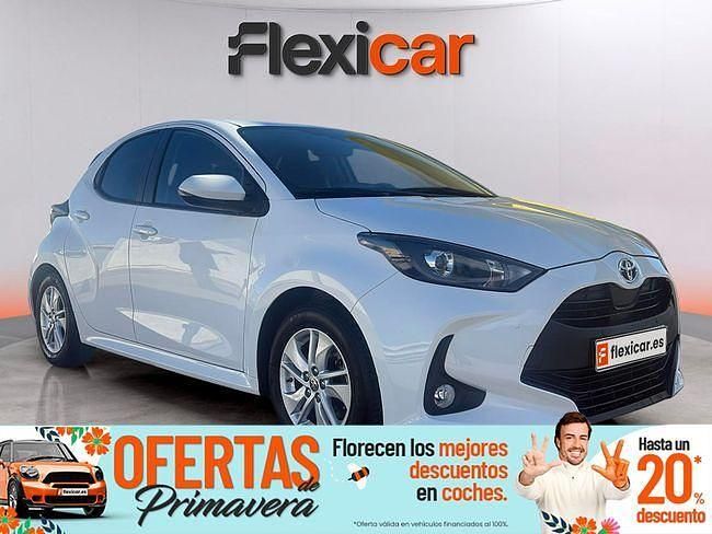 Usado Toyota Yaris Hybrid Business Edition 116 CV (85 kW) 2022 Blanco