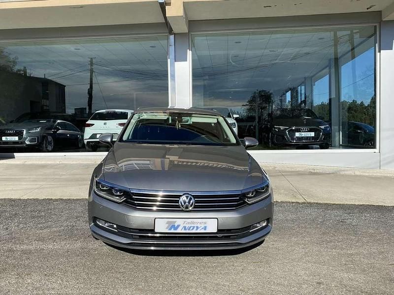 Usado VW Passat Sportline 150 CV (110 kW) 2016 Plateado Berlina