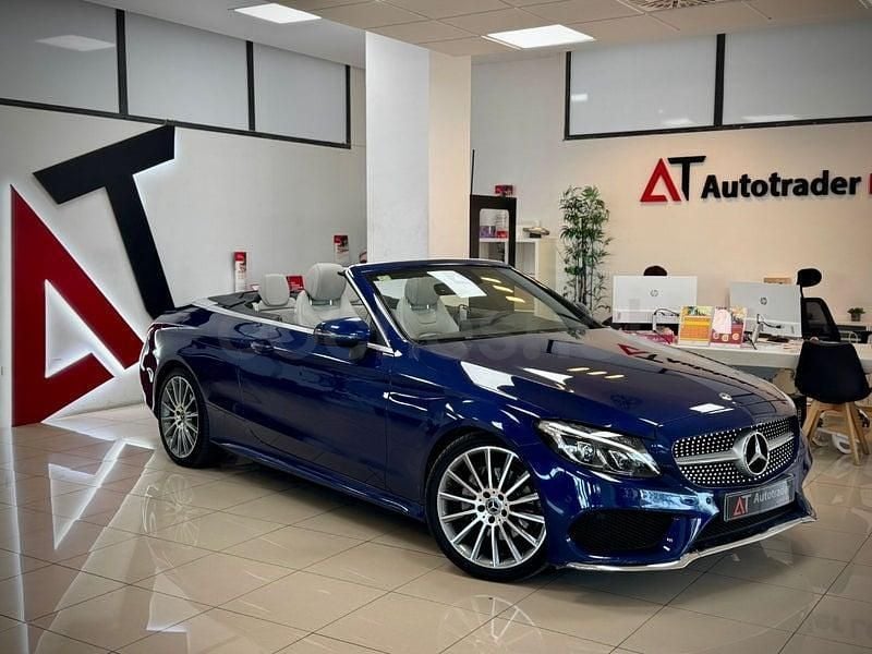 Usado Mercedes C220 AMG line 170 CV (125 kW) 2018 Azul Descapotable
