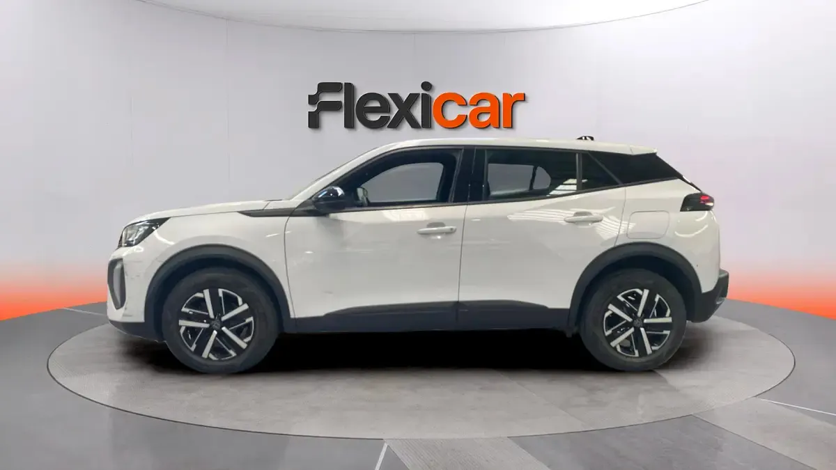 Usado Peugeot 2008 Active 102 CV (75 kW) 2023 Blanco SUV