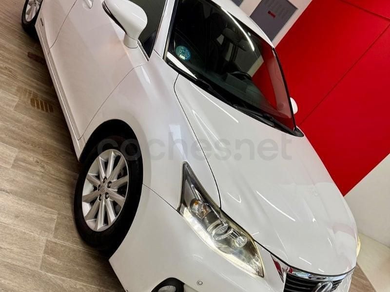 Usado Lexus CT200h 136 CV (100 kW) 2012 Blanco Berlina