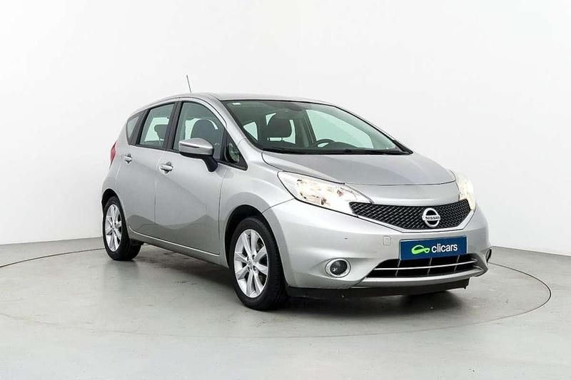 Usado Nissan Note Acenta 80 CV (58 kW) 2014 Plateado Monovolumen