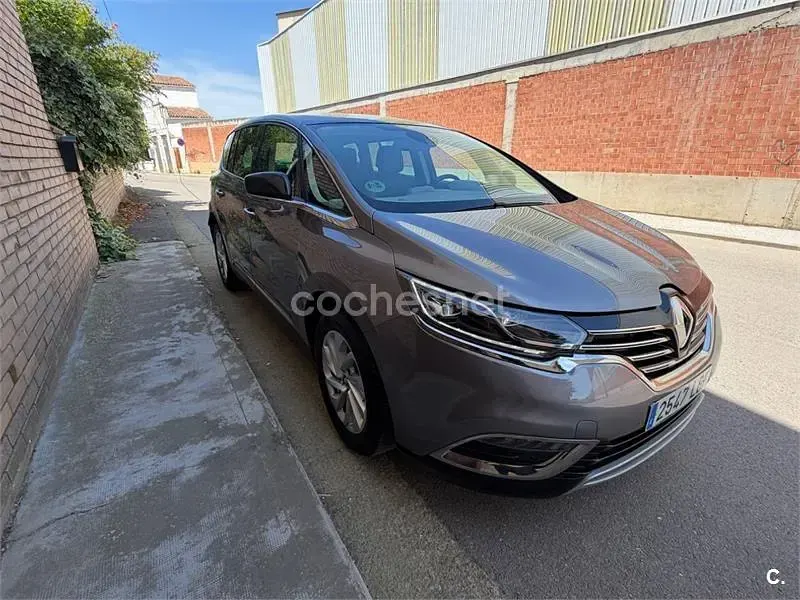 Usado Renault Espace Zen 160 CV (117 kW) 2016 Gris / plata Monovolumen