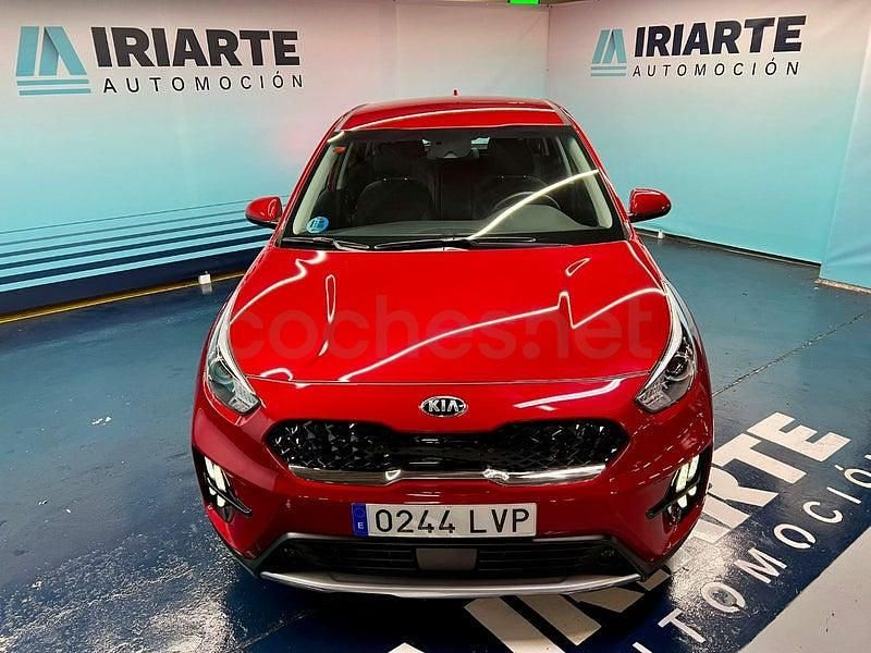 Usado Kia Niro 141 CV (103 kW) 2022 Rojo SUV