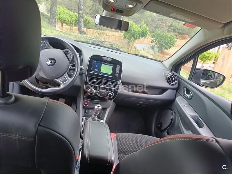 Usado Renault Clio IV Zen 120 CV (88 kW) 2016 Negro Berlina