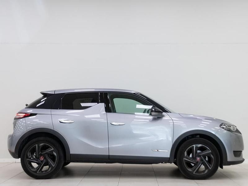 Usado DS Automobiles DS3 Crossback Performance Line Plus 130 CV (95 kW) 2022 Gris SUV