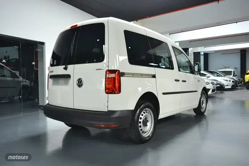 Usado VW Caddy 110 CV (80 kW) 2020 Blanco Monovolumen