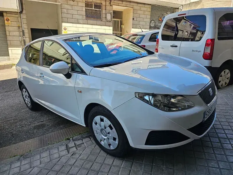 Usado Seat Ibiza Ecomotive 80 CV (58 kW) 2010 Blanco Berlina