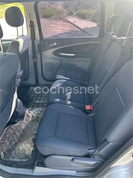 Usado Ford Galaxy Ghia 140 CV (102 kW) 2007 Gris / plata Monovolumen