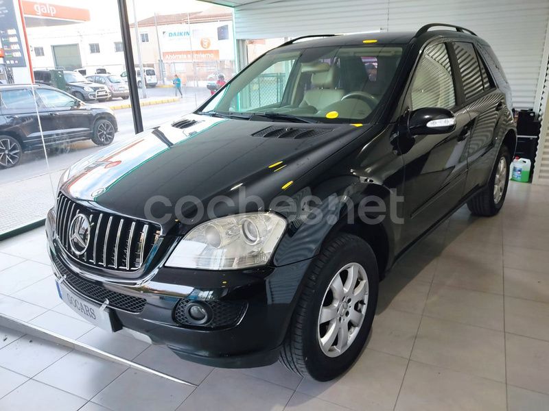Negro Usado 2006 Mercedes ML320 SUV | 10.900 € (Caro) - Imagen 1/4