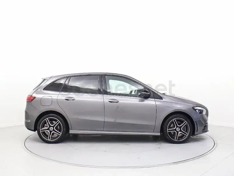 Usado Mercedes B250e 218 CV (160 kW) 2025 Gris montaña Utilitario