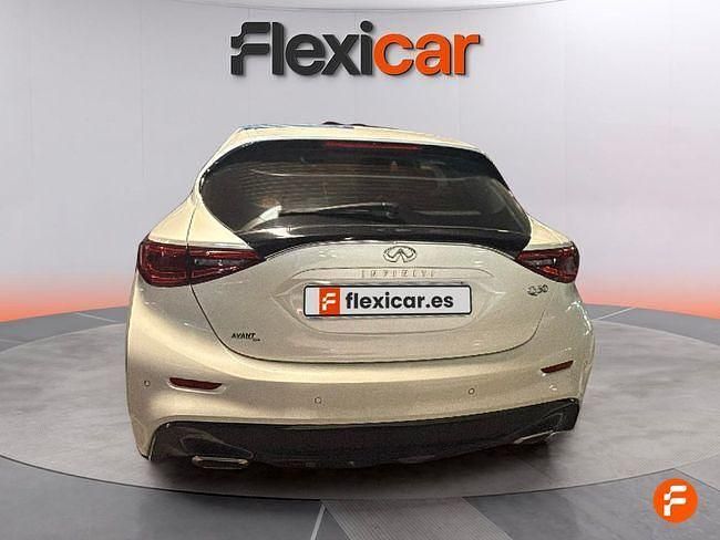 Usado Infiniti Q30 122 CV (89 kW) 2016 Blanco