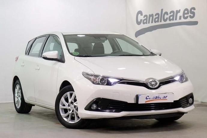 Usado Toyota Auris Active 116 CV (85 kW) 2016 Blanco Utilitario
