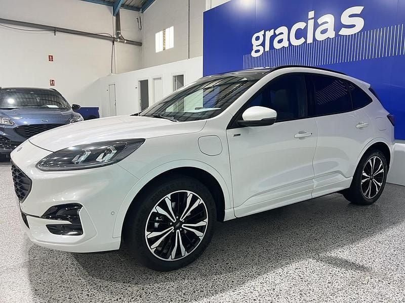 Usado Ford Kuga ST-Line X 225 CV (165 kW) 2023 Blanco SUV