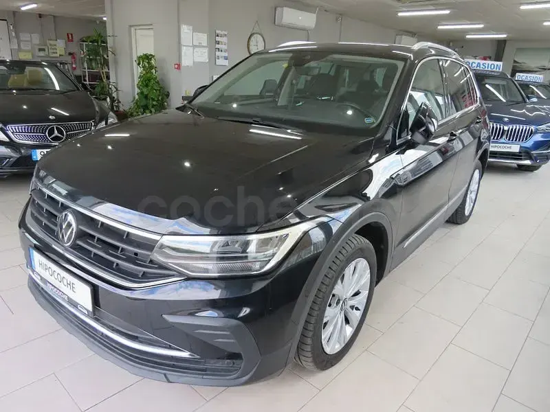 Usado VW Tiguan Life 150 CV (110 kW) 2022 Negro SUV