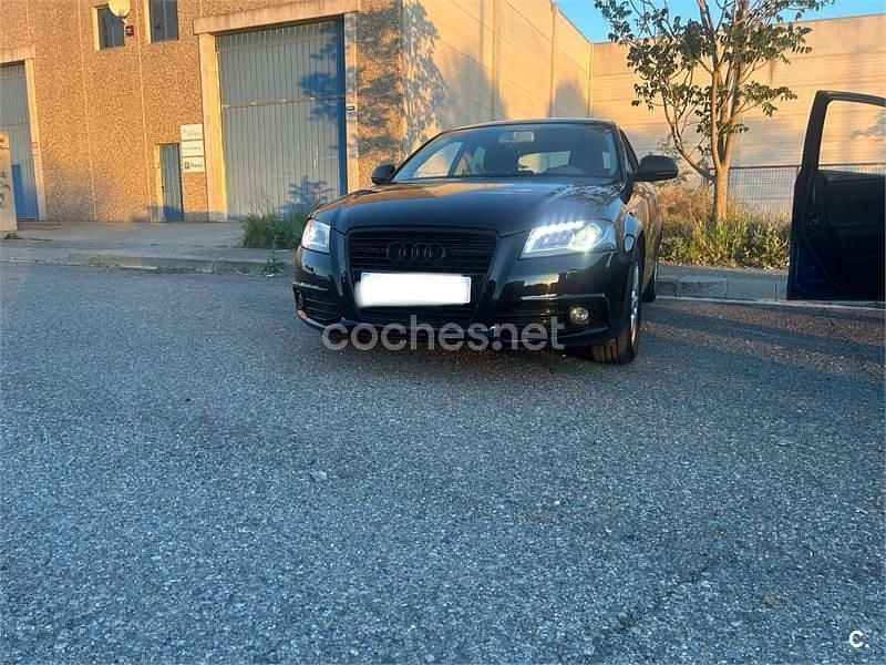 Usado Audi A3 Attraction 105 HP (77 kW) 2010 Preto Citadino