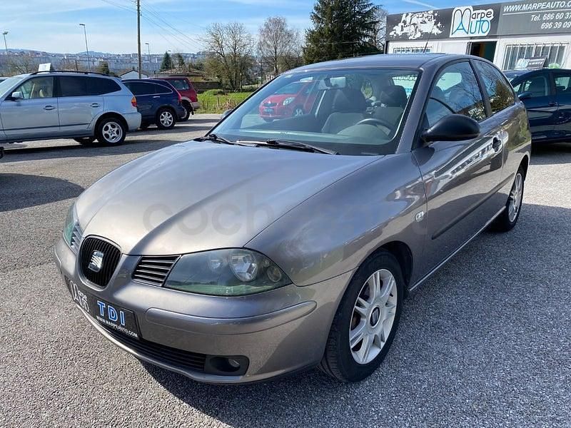 Usado Seat Ibiza Sport 100 CV (73 kW) 2002 Gris / plata Utilitario